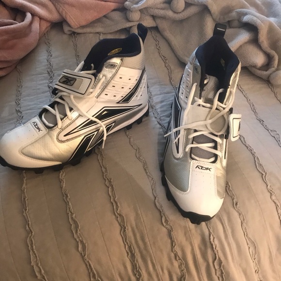 Men’s football cleats - Picture 1 of 4